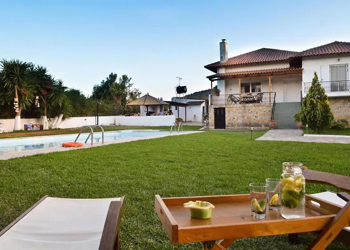 וילה John Dimeon Kato Achaia With Pool - Happy פאטרה