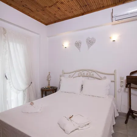 Villa John Dimeon Kato Achaia With Pool - Happy