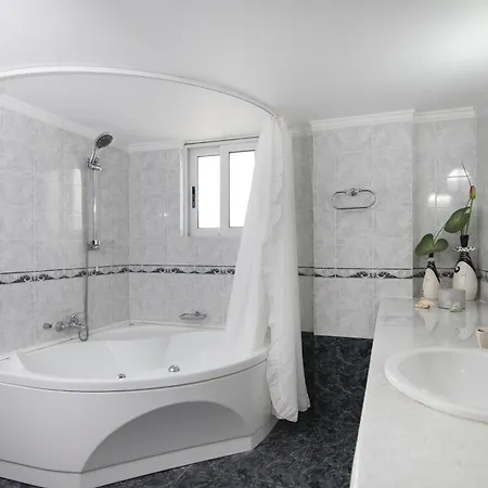 John Dimeon Kato Achaia With Pool - Happy