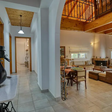 Villa John Dimeon Kato Achaia With Pool - Happy