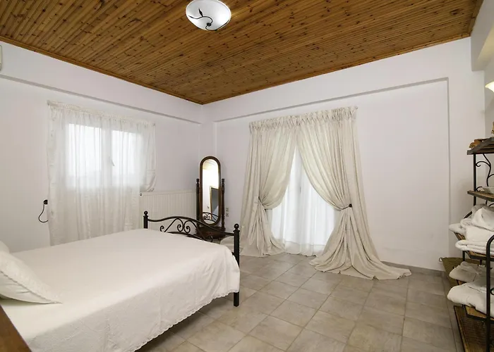 John Dimeon Kato Achaia With Pool - Happy 빌라