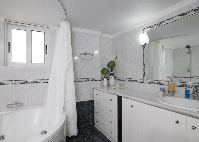 John Dimeon Kato Achaia With Pool - Happy 빌라 *