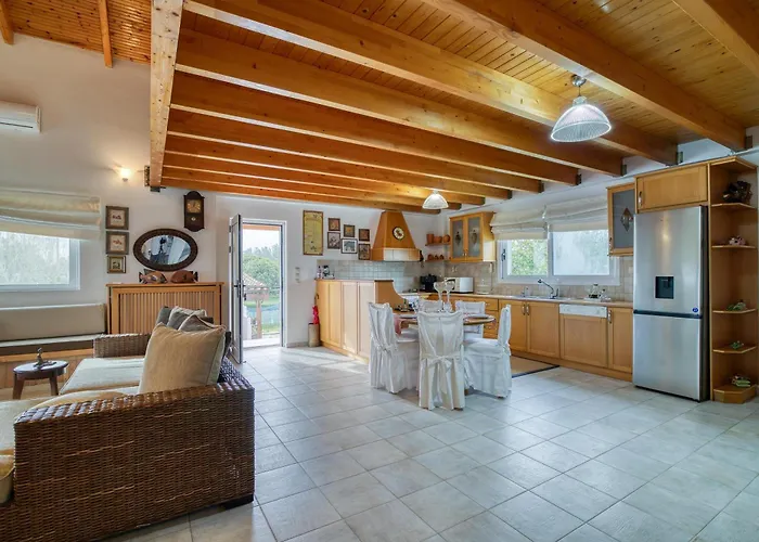 别墅 John Dimeon Kato Achaia With Pool - Happy